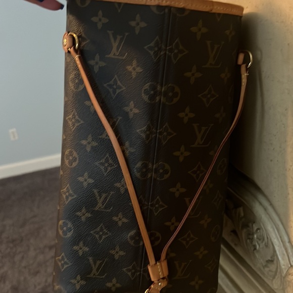 Gorgeous Neverfull GM in Peony - Picture 8 of 12